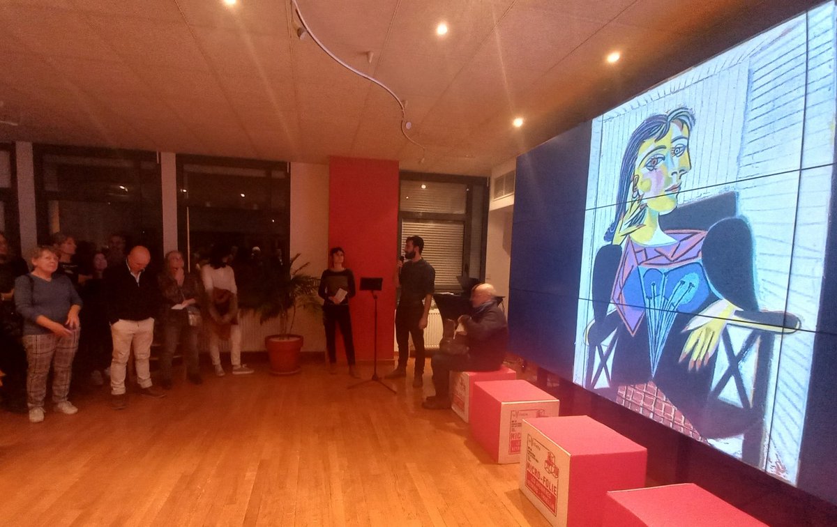 Prefet38's tweet photo. Caroline Gadou, sous-préfète de la #TourduPin, inaugurait la #microfolie aux Avenières Veyrins-Tuellin ➡️Dispositif porté par le @MinistereCC &amp; coordonné par @LaVillette
✅32.000€ subventionnés par l’État
✅Un musée numérique gratuit, ludique &amp; immersif pour le plus grand nombre https://t.co/gja7EnULwl