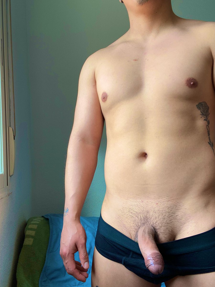 Crisboy996's tweet photo. Buenos días y al Dentista 🦷 …. Alguien por Moratalaz 🙂🍆 https://t.co/KvLYd4yXm5