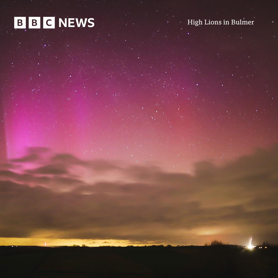 BBCLookNorth's tweet photo. The Northern Lights were visible above Yorkshire last night! 

Thanks to our Weather Watchers for sending these pictures in. https://t.co/Q3ZAkDqs6j
