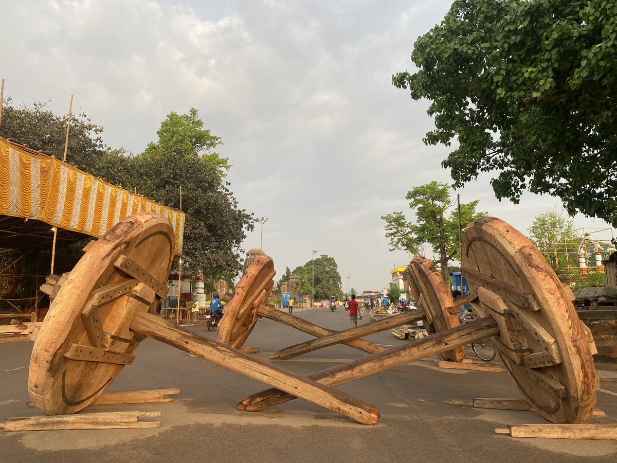 Wheels of Devotion 🙏🏾

Preparation for “Rukuna Rath Yatra of Lord Lingaraj” started

#rukuna #rukunayatra #bhubaneswar #bhubaneswarbuzz @bmcbbsr @bhubaneswarbuzz #BhubaneswarFirst @Sulochana_Apa #templecity #odisha #lingarajtemple