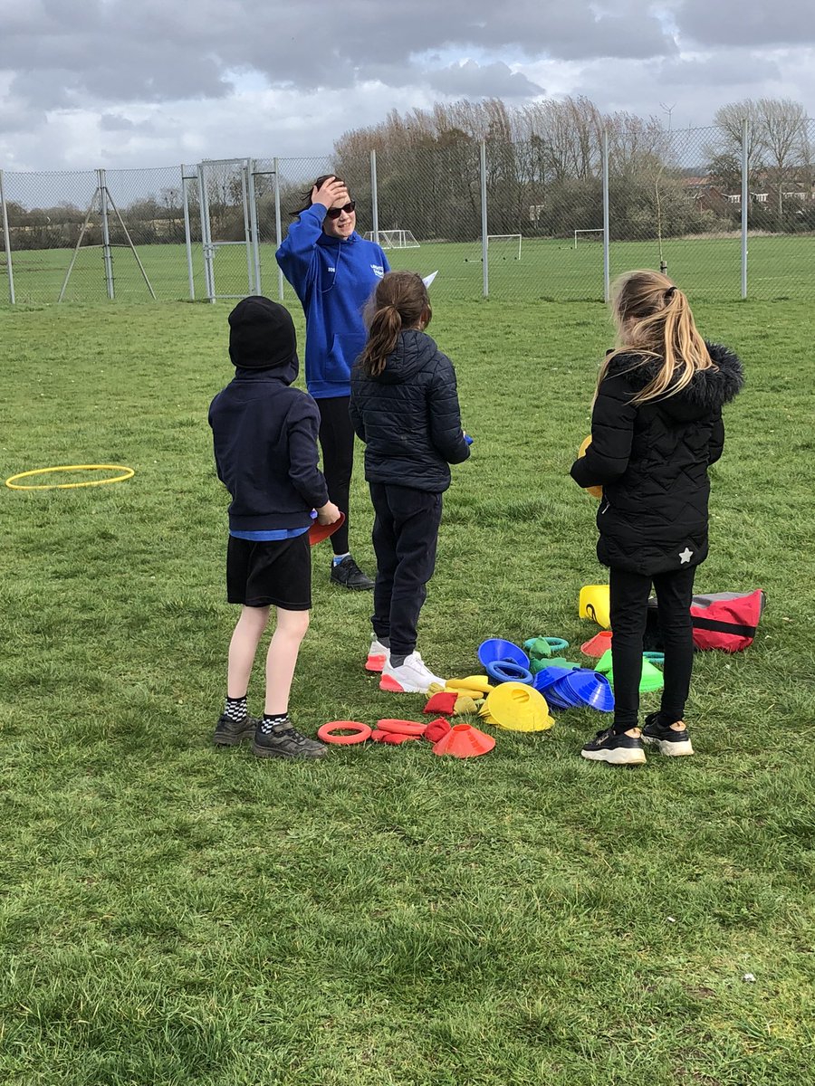 LLSSP's tweet photo. Great Afternoon with @GIASchool Sports Leaders delivery their Yr3/ 4 Cluster Festival - the🌧️☔️ that came down towards the end was not going to spoil the fun had by all @YouthSportTrust @YourSchoolGames @AliOliverYST @BeActiveBeds @AndrewSelous https://t.co/bhQXYbLaal