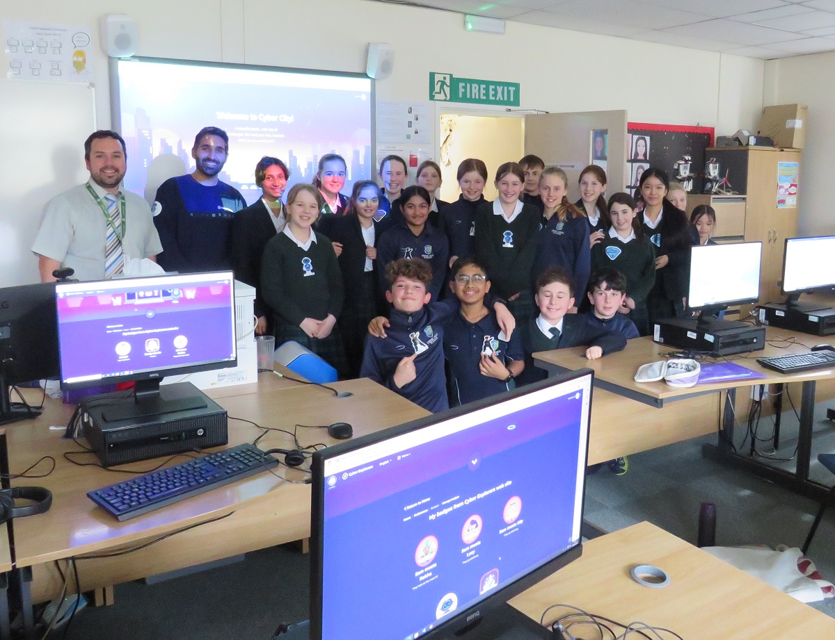 Thank you @SiddiquiEdu for visiting #DerbyHighSchool yesterday. Our students had a great time working through the #cyberexplorers platform. 

#cybersafety #CyberCareers #STEMeducation #STEM