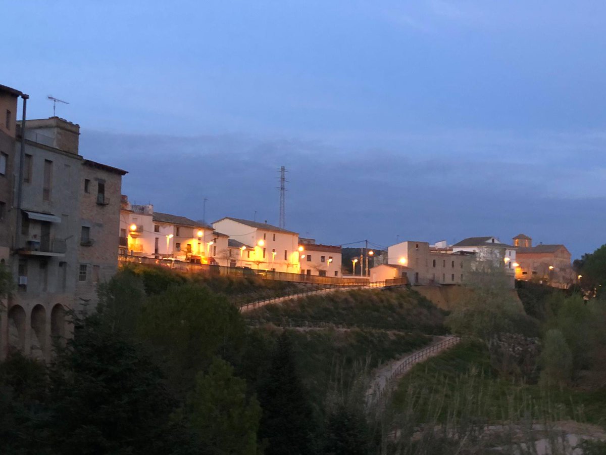 ajtorrelavit's tweet photo. El carrer Major de #Torrelavit és una de les artèries centrals del poble, és la via que uneix els antics nuclis de #Terrassola i #Lavit i és un punt de trobada indiscutible perquè és l'eix que concentra bona part del #comerç local.
Ens agrada Torrelavit!
#penedès #comerçlocal https://t.co/xjAJgi9bur
