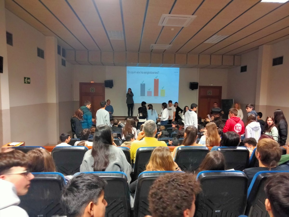 BoscoGlobalONGD's tweet photo. 📢 @SalesiansHorta posa en marxa l'#ApS #Sompartdelcanvi 💪110 estudiants de 4t d'ESO han escollit les temàtiques medi ambient, gènere, desigualtats globals i migració i interculturalitat👉Un projecte de 🌍 #justíciaglobal conjunt amb @SEDCatalunya i finançat per @barcelona_cat https://t.co/DATTExMuVr