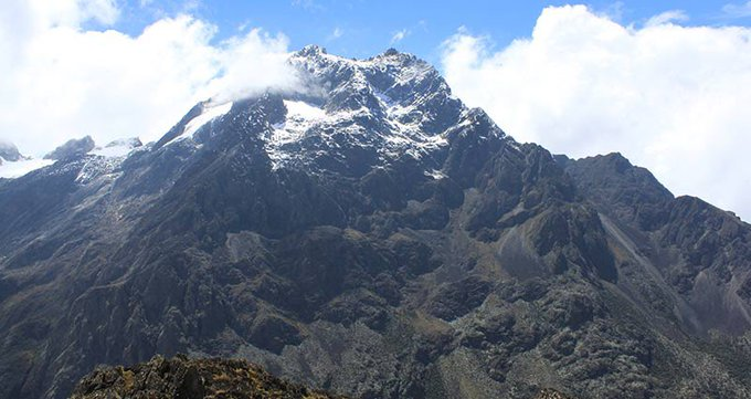 A wonderful week to you all, Reserve and take a climb at the Wonderful #RwenzoriMountain in #Uganda