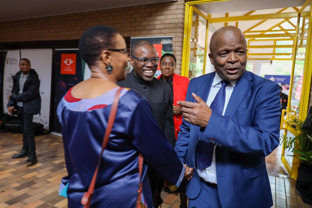 CommsZA's tweet image. Minister of @MondliGungubel_ together with DM @PhillyMapulane and the VC @go2uj and TU arriving for the Launch of the TUT AI Hub

#TUTAIHub
#AfricaAI4all
#AfricanAI
