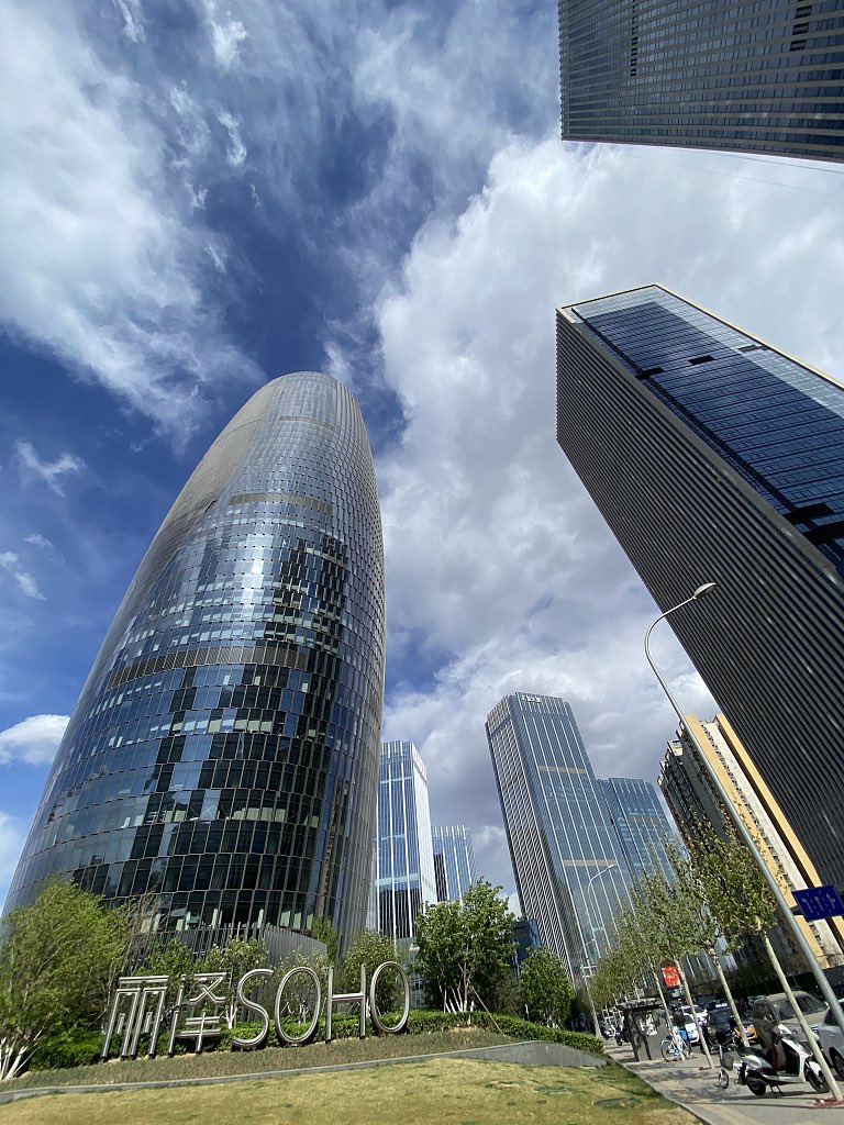 BeijingDiscover's tweet photo. The "City of Opportunity 2023" report, published collaboratively by the China Development Research Foundation and PricewaterhouseCoopers, reveals that among 51 cities assessed, Beijing, Shanghai, Shenzhen, and Guangzhou rank as the top four. #BeijingDevelopment (Photo: VCG) https://t.co/2OZMZSyt03