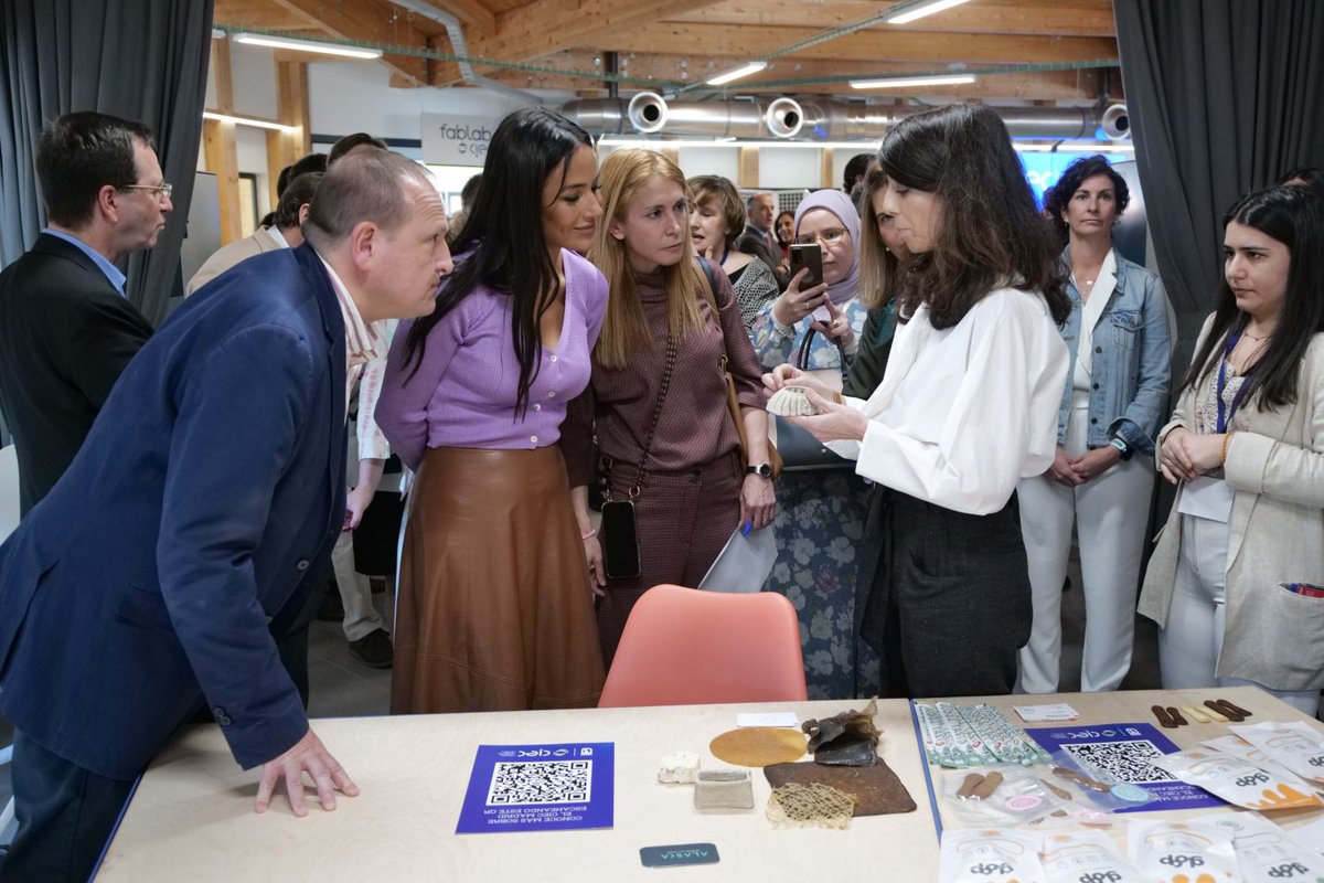 StudioBATCh's tweet photo. Ayer inauguramos el Centro de Innovación para la Economía Circular de Vicálvaro https://t.co/oCKT33en3X en el que participamos con nuestro proyecto de espacios de trabajo interiores. 3 claves @smartcityclust: sostenibilidad y tecnología en arquitectura @PabloGBootello @j_traver https://t.co/ZlUGqYyJhN