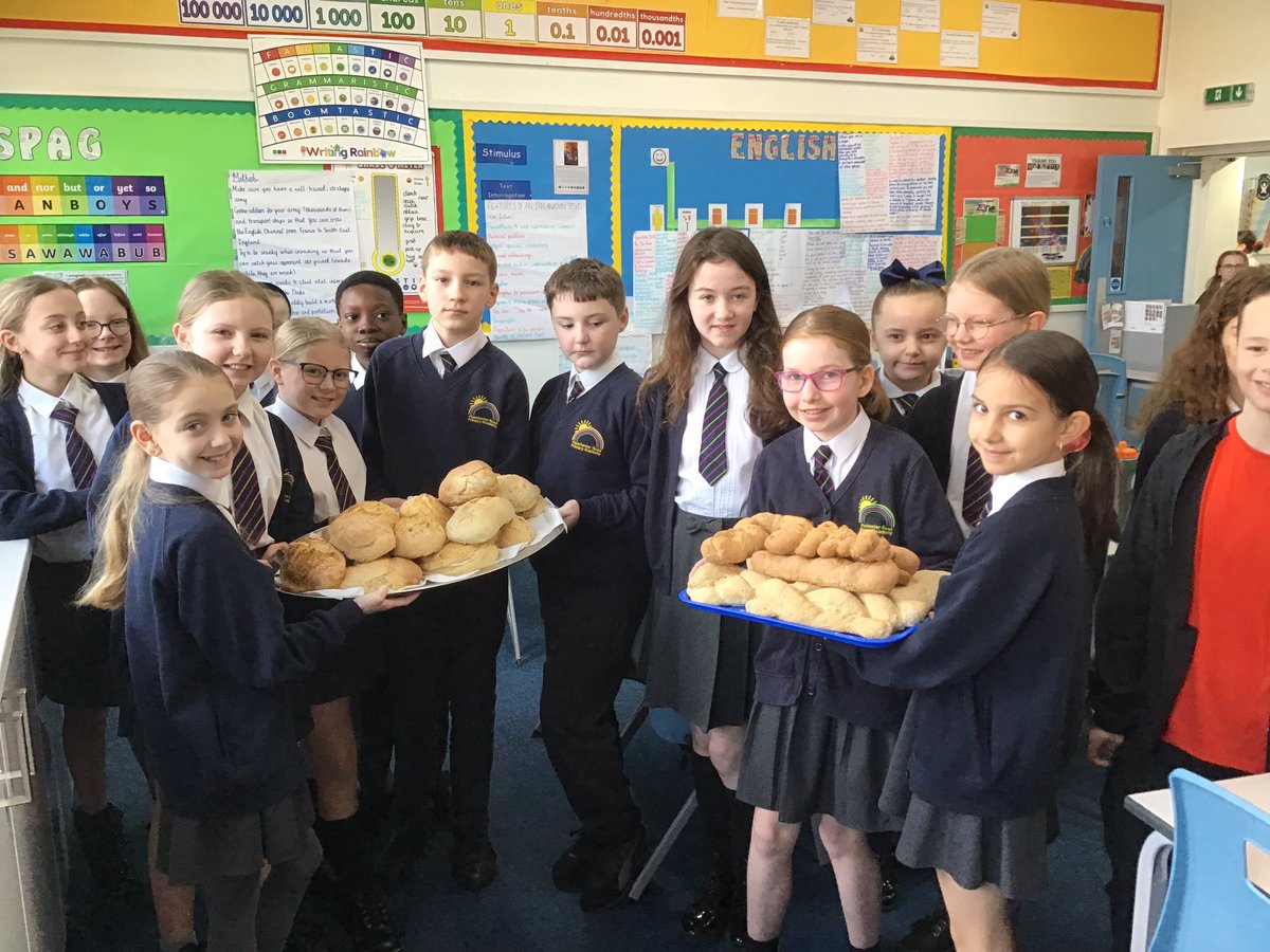 MRPAyear5a's tweet image. Serving fresh loaves 😃🥖🍞