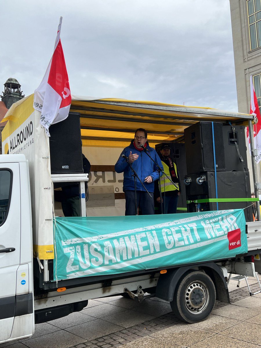 DIELINKELeipzig's tweet photo. #Streik: Wir solidarisieren uns mit den Streikenden im #öffentlichen #Dienst und unterstützen ihre Forderungen nach einer angemessenen #Entlohnung, besseren #Arbeitsbedingungen und mehr #Wertschätzung. Höhere Löhne und eine bessere #Daseinsvorsorge gehen uns alle an! https://t.co/r650xVPeuf