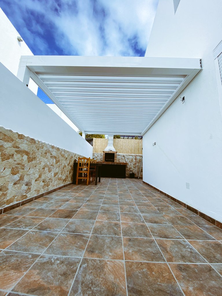 persymarsl's tweet photo. Pergola #bioclimatica en #lanzarote!
#silplan #calidad #resistencia #productosamedida #persymar #islascanarias #terraza #restaurantes #casa https://t.co/HE9vMsBP7B