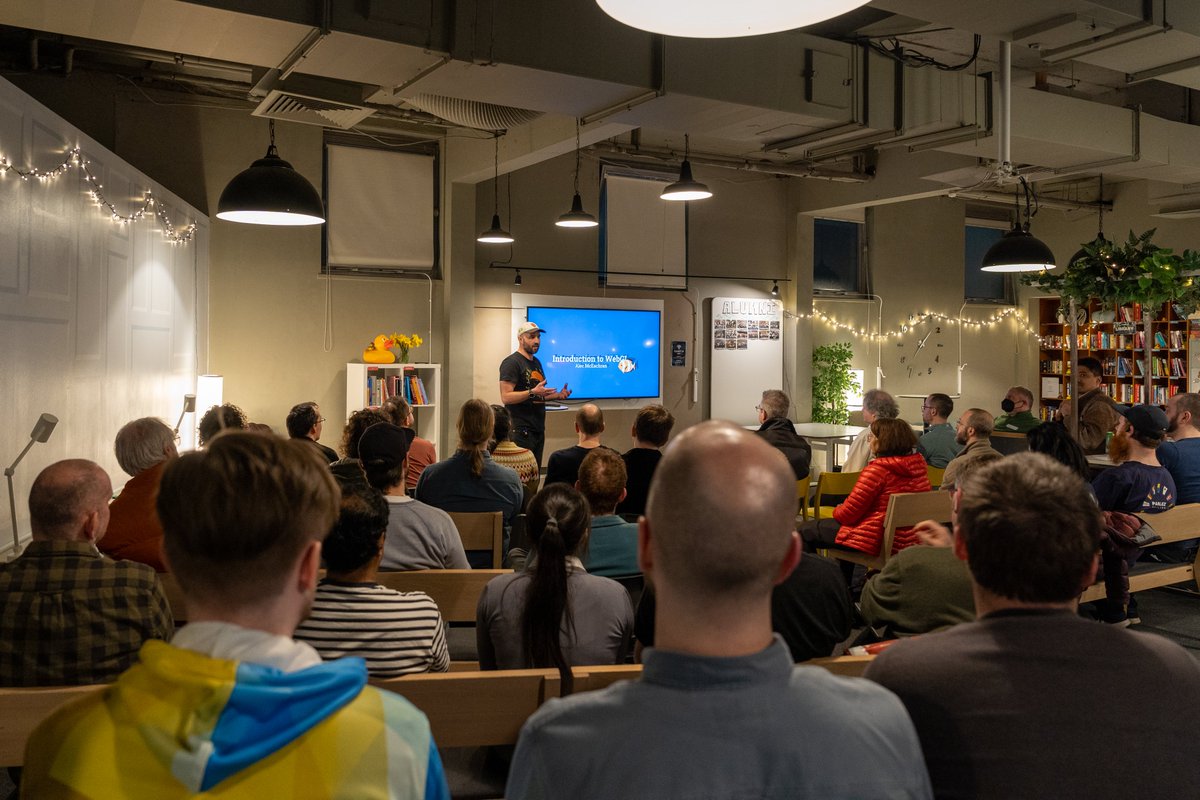 EdinburghJS's tweet photo. Here are some pictures from last night's JavaScript meetup. Want to come to the next one? JS devs of all abilities are welcome - follow us here, and join our Meetup group 👉
https://t.co/bVGJqSx3ud https://t.co/UPGUX9W4Jz