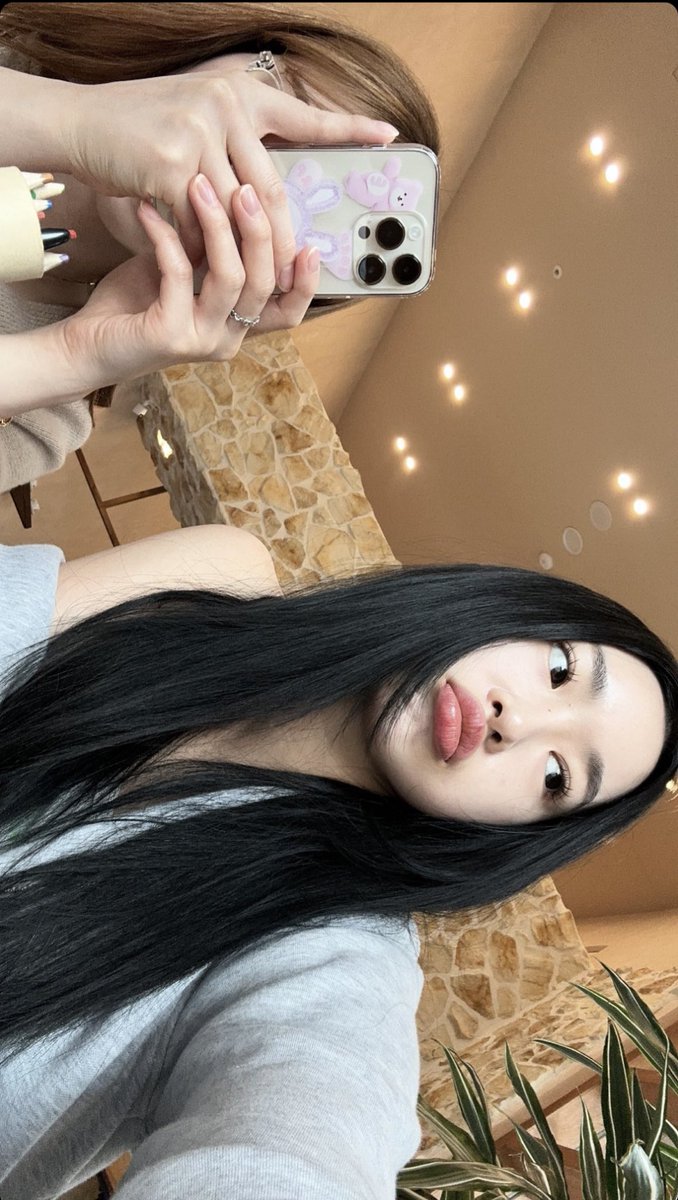 230324 #이진 인스스 🖤