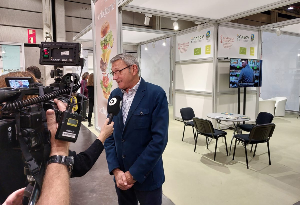 La primera edición de @Feria_Terraeco ha superado todas las expectativas. A falta de los últimos datos, más de 1.800 profesionales del sector agroecológico han visitado la exposición comercial que ha contado con un total 67 marcas expositoras. ▶️ bit.ly/3K4ipZK