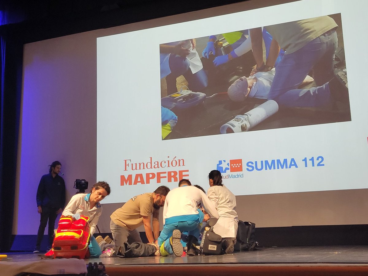 Orgullosos de participar en el Curso de Capacitación Integral Docente con nuestro programa Aprendiendo Juntos a Salvar Vidas organizado por la Subdirección General de programas de innovación y formación del profesorado junto con el #SUMMA112, participaron más de 2.700 profesores