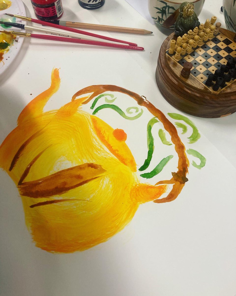 BevIillo's tweet photo. 2nd week with the Rainbow Project and Belfast City Council: still life, life still. We curated our own still lives and looked for stories between the objects. The artwork will be turned into ceramic decals to be put onto hand built plates. #storiedobjects #illustrationandclay https://t.co/FtnacMRe63