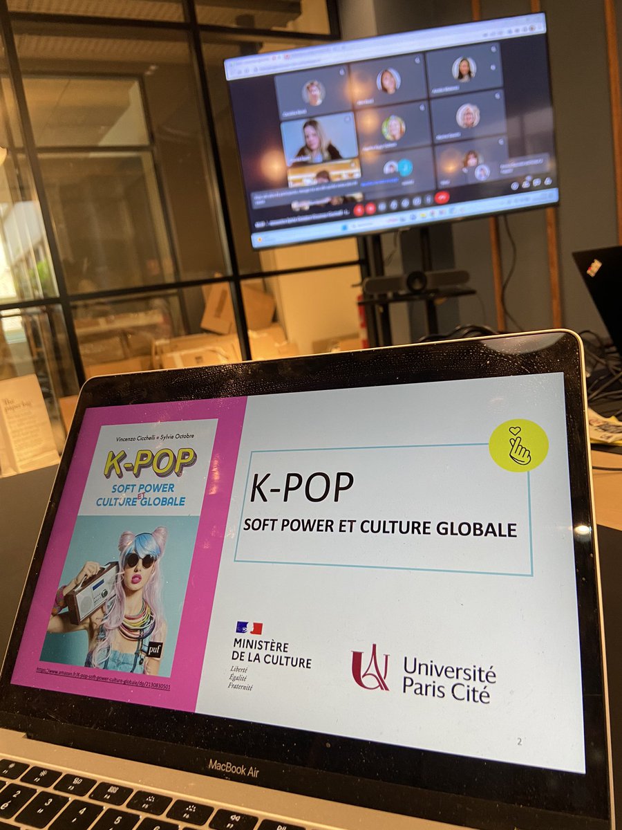 VCicchelli's tweet image. Quand la k-pop débarque sur le pass culture 
Avec @sylvieoctobre @editions_PUF @Helene_Ullmann