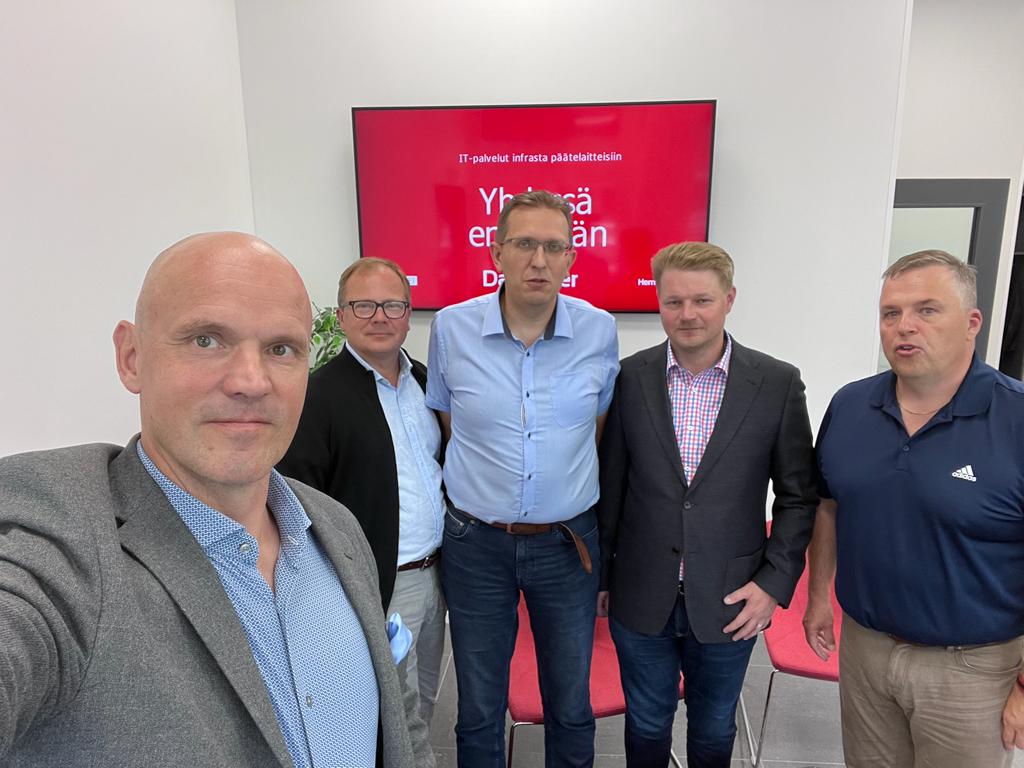 BusinessJoensuu's tweet image. Meidän Tomi Haring kävi tapaamassa. monipuolisista palveluistaan tunnetun DataEnterin joukkoja. #kutsutomikylään #businessjoensuu #DataEnter