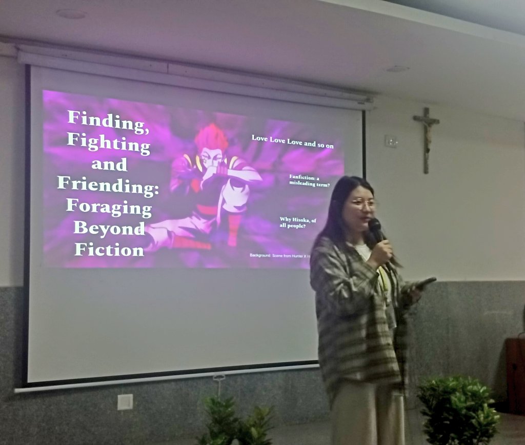 papersargent's tweet photo. Cynthia Nirmala Rajah's workshop titled Finding, Fighting and Friending: Foraging Beyond Fiction beginning now at #WritingWorldsWorldsWriting
#NewTextualities2023 !
@sju_english82 https://t.co/o69QVZ5ZsS