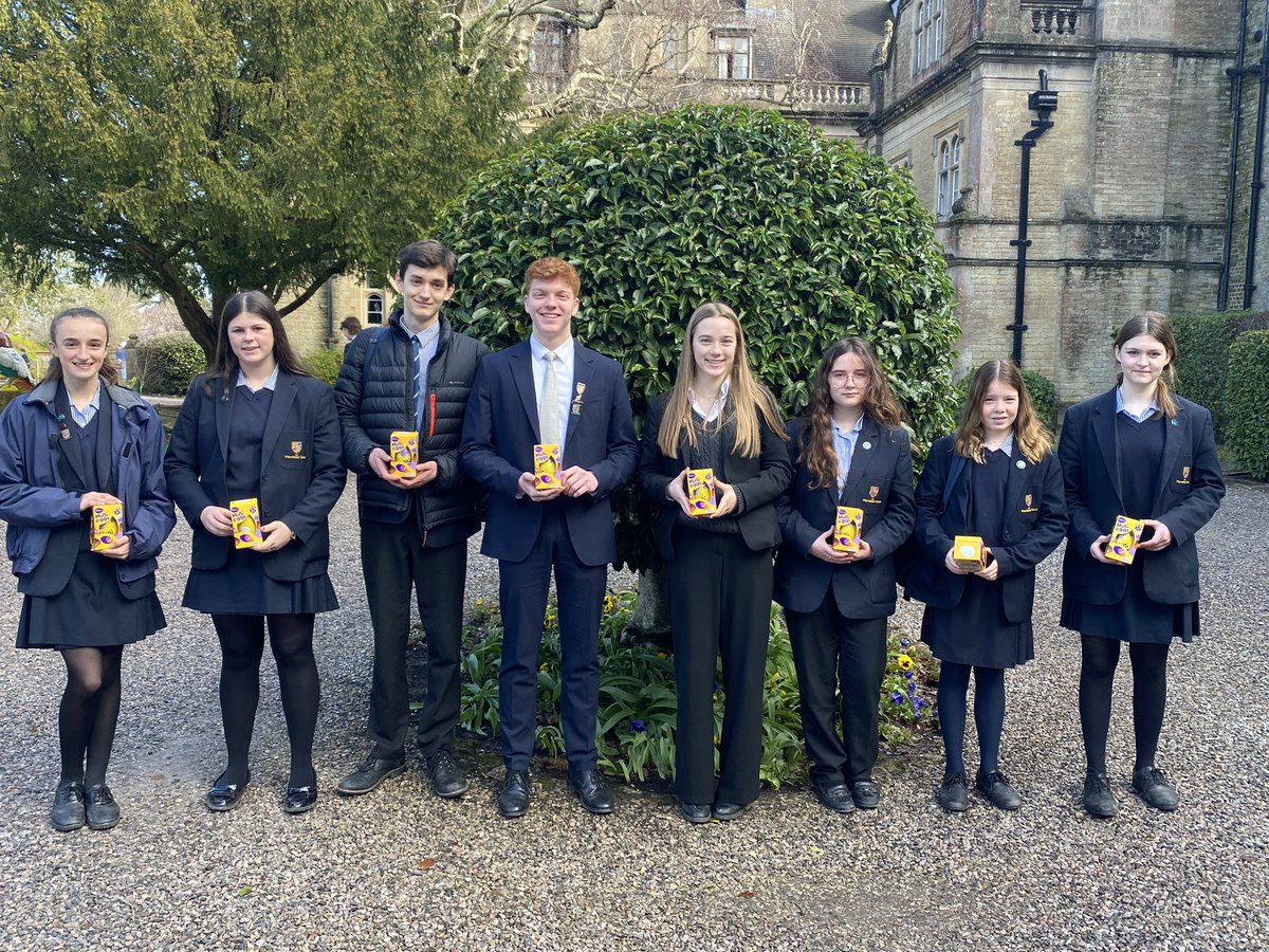 Final Assembly of the term. Well done to all of you, top merit earners for the term and those who epitomise the Denys motto #beresilient #showintergrity #aimhigh 🙌🙌