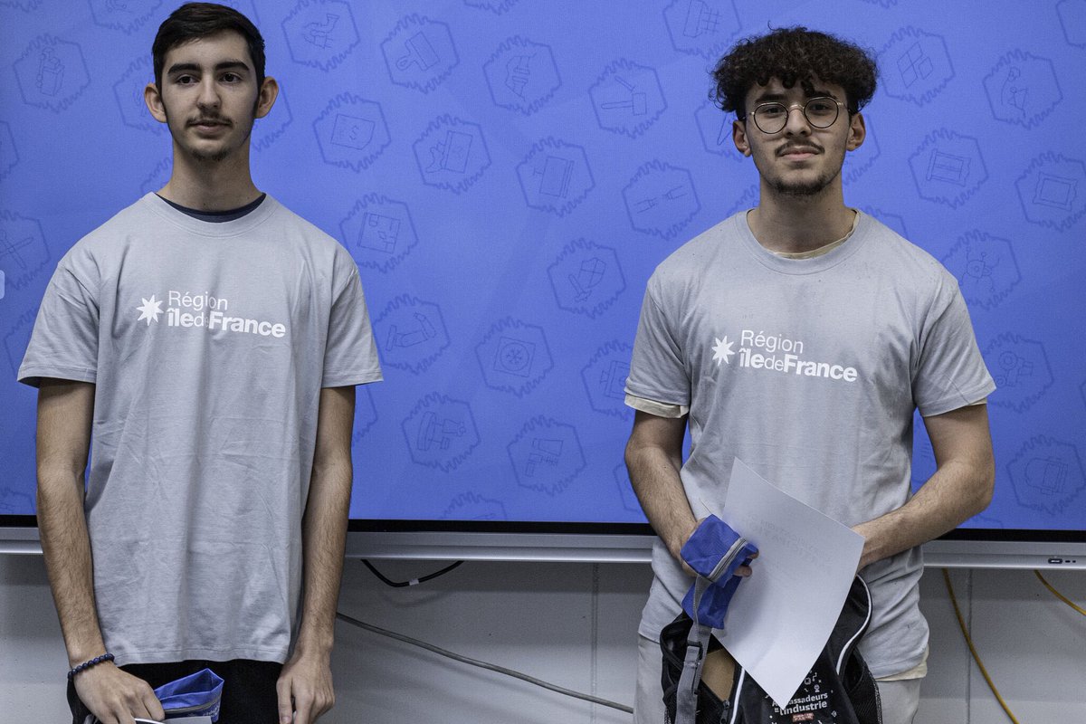 #worldskillsFrance
Sélections Région Île de France pour le métier Mécatronique.

Trois médailles pour le <a href="/LyceeDeCachan/">Lycée de Cachan</a> 🥇🥈🥉
Après leur belle victoire, nos étudiants représenteront leur région en finale nationale 🇫🇷 

#OBJECTIFWORLDSKILLSLYON2024
#worldskillsIDF #btsCRSA
