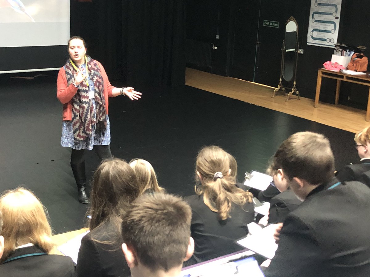 This morning we have @halekatie @BayLeadershipAc leading a creative poetry workshop on the theme of Source to Sea #inspiringyoungpeople #poetry #creativewriting @Litfest #litfest2023