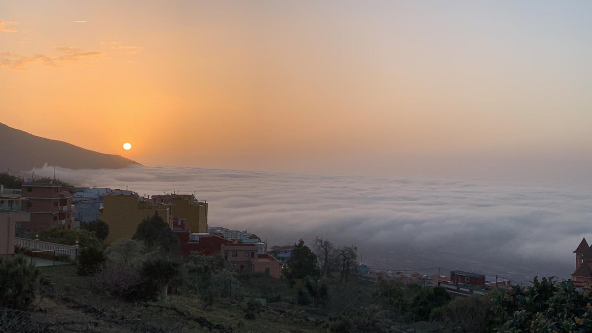 ADayOnTenerife's tweet photo. #vacaciones #IslasCanarias #tenerife #Teide #ElPortillo #Fortaleza #senderismo #hiking #wanderlust #ValleOrotava #PuestaDeSol https://t.co/GcuKD19xC8
