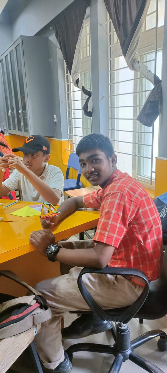 SAI_Edu_In's tweet photo. Students of Classes IV-IX proactively participated in making quadrilaterals by applying paper folding method & 3D shapes in their Match Magic class ,
#MathMagic
#ArtIntegrationInMaths
#HandsonLearning https://t.co/ZzljV2SkLJ