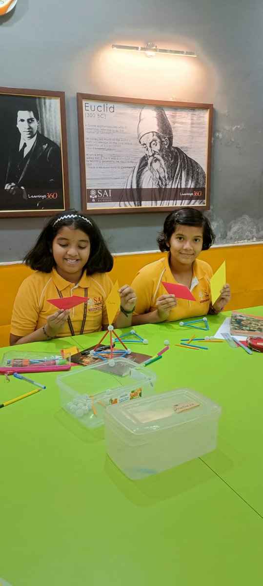 SAI_Edu_In's tweet photo. Students of Classes IV-IX proactively participated in making quadrilaterals by applying paper folding method & 3D shapes in their Match Magic class ,
#MathMagic
#ArtIntegrationInMaths
#HandsonLearning https://t.co/ZzljV2SkLJ