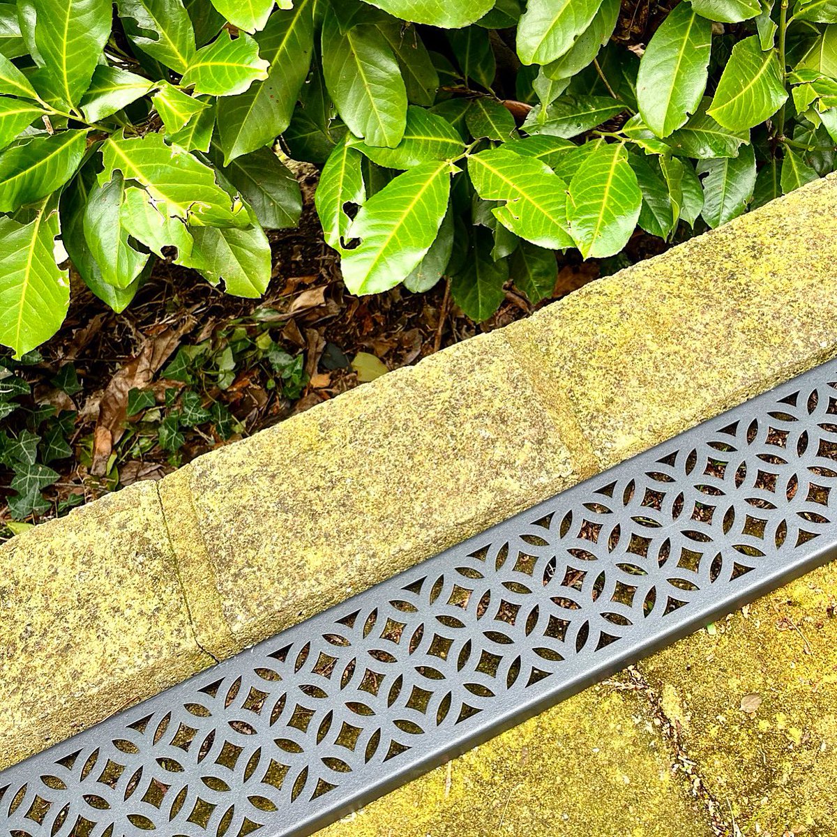 Lateraldesignst's tweet photo. Add an extra flourish to your garden, patio or driveway with our Stainless Steel Archez drain grating.
#landscaping #gardendesign #gardendesigner #landscapedesign #landscapers #drainage #draincover #drainagecover #landscapefeature #stainlesssteel #draincover #lineardrain https://t.co/FdIVrN6ohH