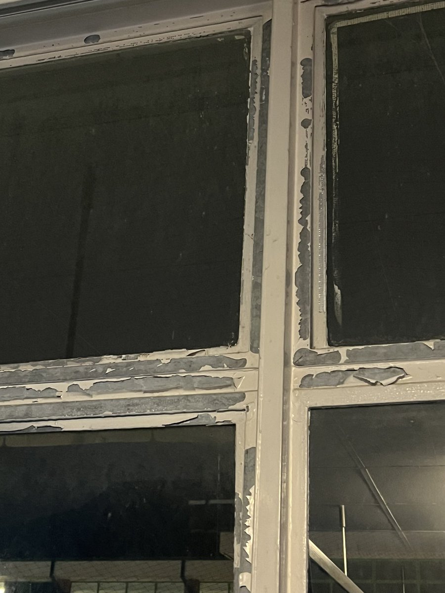 The windows in the maternity ward at Royal Bolton Hospital.  Thankfully Lauren only needed to stay over 1 night but wow No words #disgrace #repair   I think #diysos need to go in to sort it out!