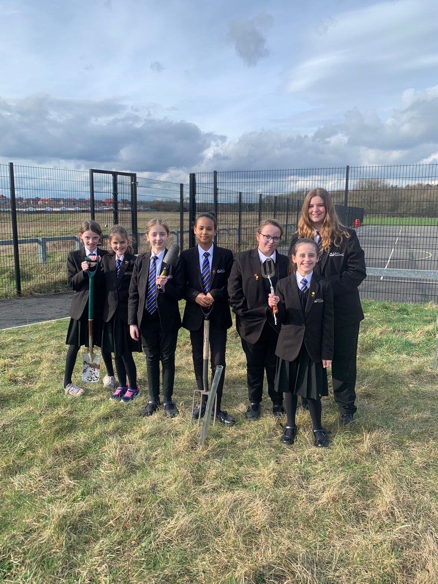 Serlby's own #GreenTeam on their first major project planting trees on the school site 🌳  #EnvironmentMatters #SerlbyProud