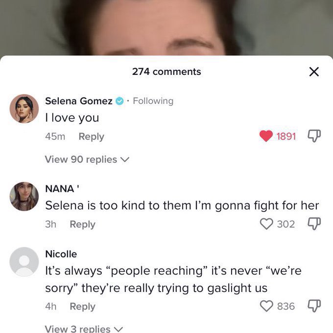 hailsystem's tweet photo. ela dizer que prega bondade sendo que 2 semanas atrás seguiu uma conta que espalha fake news da hailey, comentou em videos que chamavam a kylie e a hailey de v*dias e mean girl, e trouxe a tona um video de 8 anos atrás pra dizer que defende a taylor, se perdeu no personagem https://t.co/JspqBMk6zk