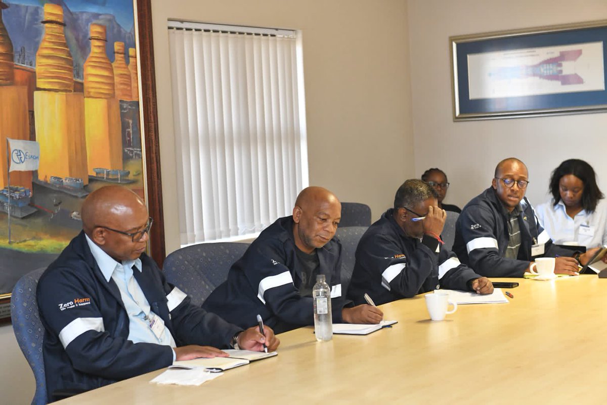 Kgosientsho_R's tweet photo. [DAY 5- ANKERLIG VISIT]:

This morning, I am visiting the Ankerlig Open-cycle gas turbines (OCGT) facility located in the Western Cape as part of the ongoing visits to the Power Stations. 

The second site visit today will be to the Koeberg Nuclear Power station. https://t.co/ZjyFLgZKgN