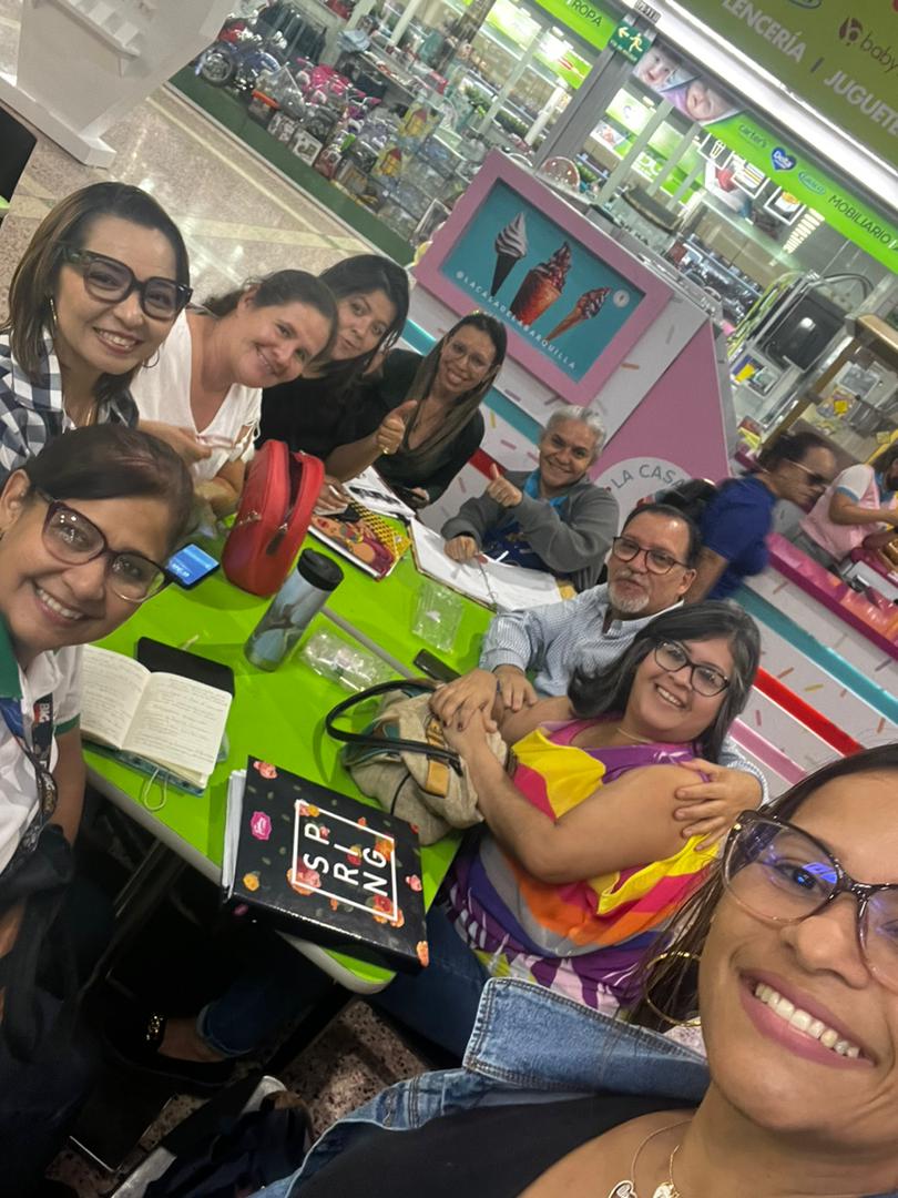 RamonMarch's tweet photo. Enseñar es mi #pasión. Un #método diferente de aprendizaje, las RP agregan #valor en el desarrollo de competencias de nuestro #Diplomado de #pnl 
Juntos #vamos por más https://t.co/BsYSfkn2mU