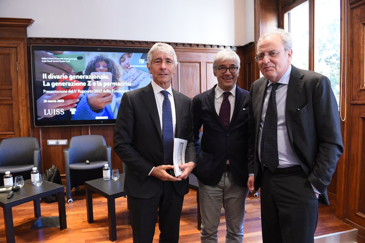 #rassegnastampa 🌐

Si è svolto ieri mattina alla presenza del ministro Abodi l’evento di presentazione del #V_Rapporto sul #divario_generazionale a cura della #FBV dal titolo: “Il divario generazionale. La generazione Z e la permacrisi”. 

<a href="/SkyTG24/">Sky tg24</a> 👇
video.sky.it/news/politica/…