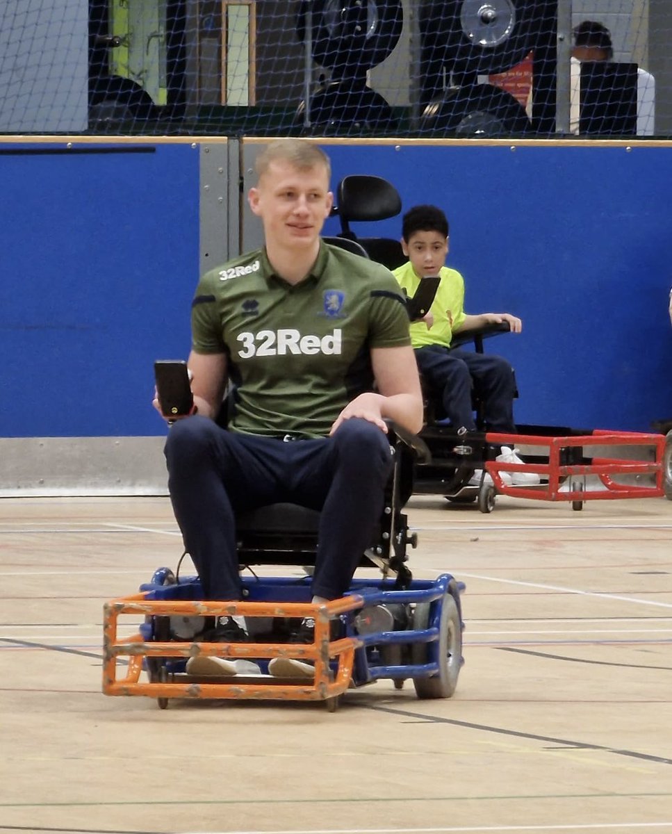 BoroPFC's tweet photo. Brilliant training session last night! The whole club were joined by @Boro U21’s @b3alsy &amp; @Jack_hannah19 &amp; the @MFCFoundation.

Beals &amp; Hannah both had a go &amp; took time for photos &amp; to speak to all 27 players there.

Thanks to @CaZbeAn73 for managing the subs!

#UTB #OneClub https://t.co/oHBDa6yNtw