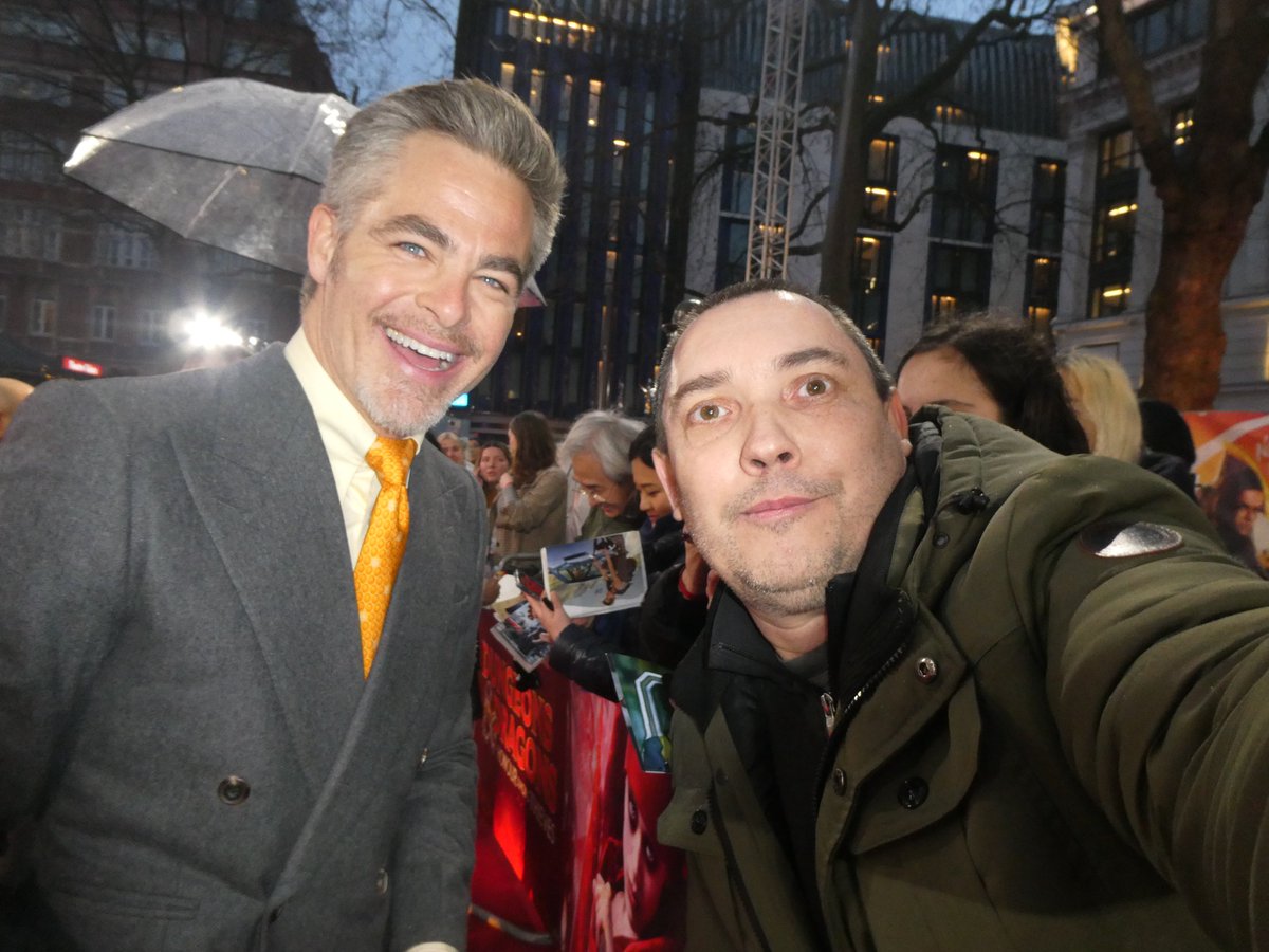 OlechFilmLover's tweet photo. Thank You #chrispine for meeting me at #DungeonsAndDragonsMovie premiere in London.

#DungeonsAndDragonsMovie @cineworld @ParamountPics @StarTrek https://t.co/mKoS1w3TgB