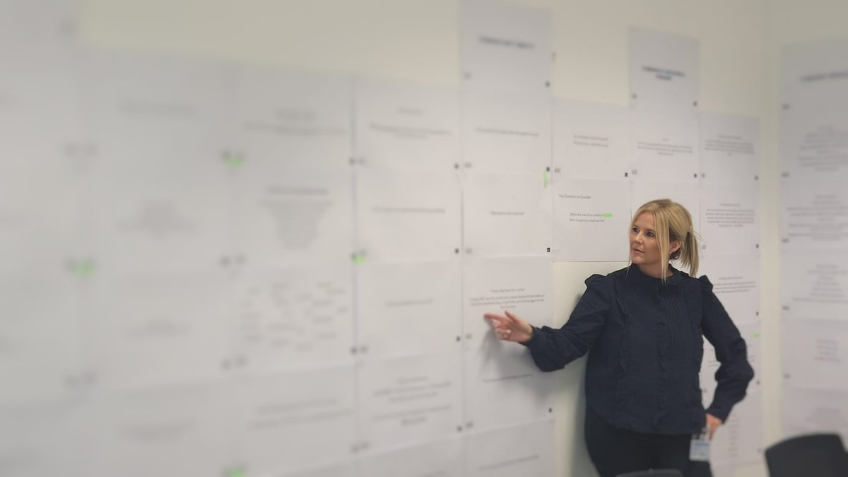 Pt78global's tweet photo. Our very own Amy Mitchell mid flow in a #strategy workshop this morning.  ‘Walking the wall’ helps us to get all stakeholders aligned on key issues &amp; opportunities before moving into the strategy development phase. #MarketingStrategy #MarketingPower https://t.co/ufQU2n3PRQ