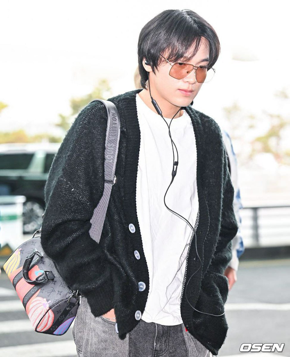 al on Twitter: "outfit laskadora kalo ngambil rapor anaknya merangkap