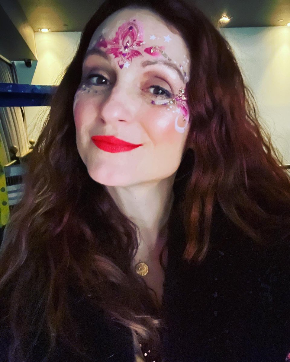 lisabondactress's tweet photo. Love London events are back. Had so much fun working for @BeyondRepairEnt this week #events #london #actress https://t.co/jVcypt8nIl