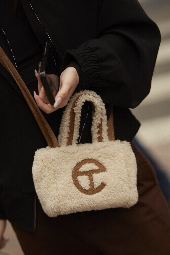 ankabel_'s tweet image. UGG firma los bolsos de lujo más deseados de la temporada  ift.tt/3bZ79wF