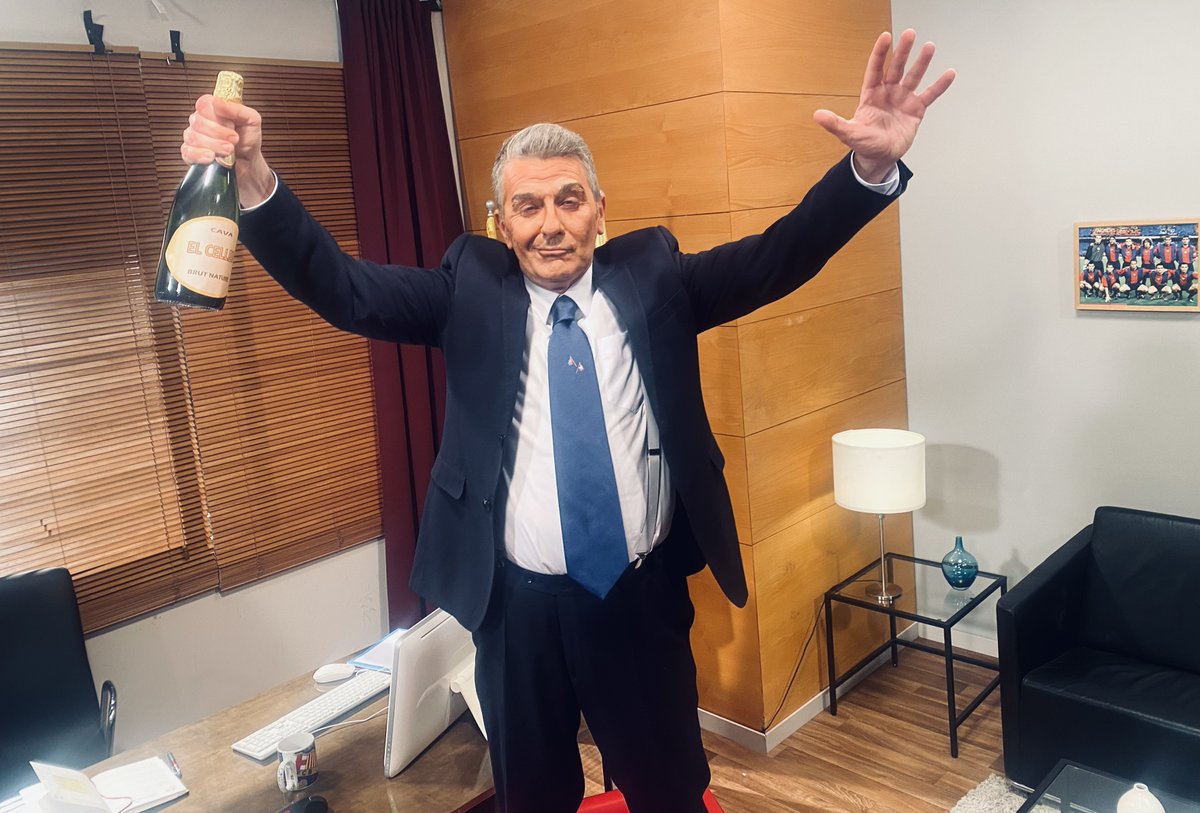 3CatCorporatiu's tweet photo. AUDIÈNCIES | #TV3 és líder del dijous
📈Els 5 programes més vistos són de TV3: #TelenotíciesTV3, #PolòniaTV3, #CuinesTV3 i #CSFATV3
🏆El "Polònia" és el més vist de la temporada i l'#APMTV3 també és líder de la franja
#audiènciesTV3 #lídersTV3
➡️https://t.co/ZLehOlBqdS https://t.co/dYNpEt8DpQ