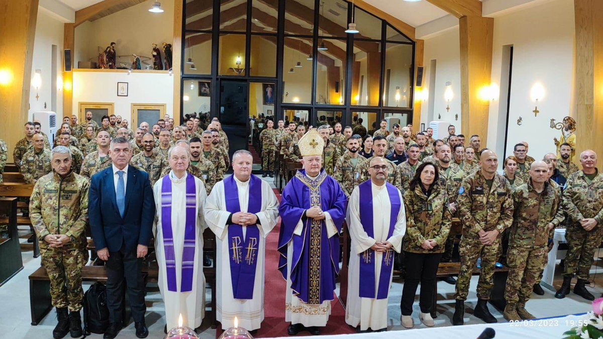 ChiesaSalerno's tweet photo. Libano del Sud: @bellandi_a visita il Contingente Italiano impegnato nella missione di supporto alla pace “Unifil”
Si è conclusa ieri la visita dell’Arcivescovo di Salerno-Campagna-Acerno, accompagnato dal Decano della XII Zona Pastorale Interforze “Campania-Basilicata” ... https://t.co/3jydJ2d3dj