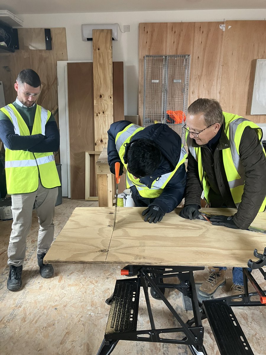 These amazing student all observing #Ramadan made an early start down to Stratford for a hands-on overview of trades needed in construction and what working in the industry entails. <a href="/TowerHamletsNow/">Tower Hamlets Council</a> @isglimited