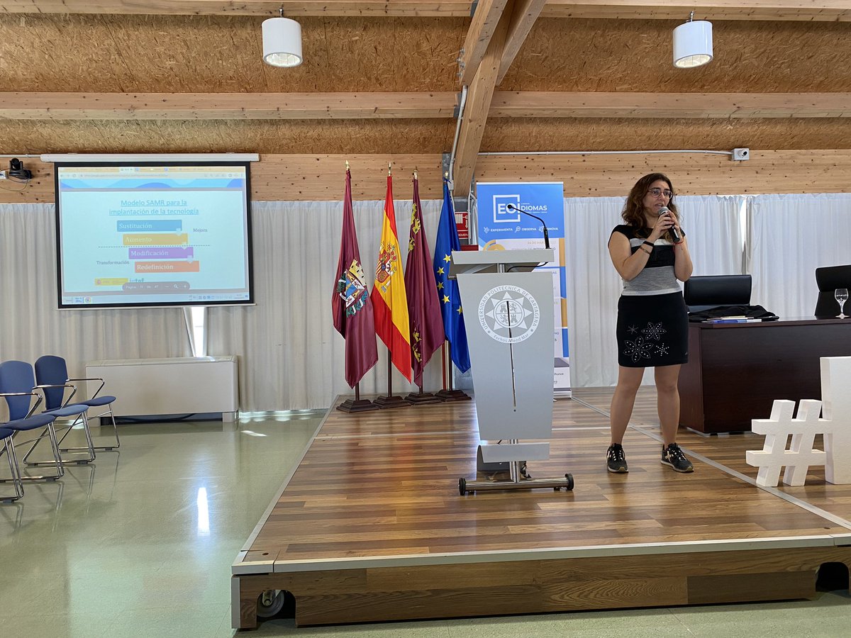 diana_pastoriza's tweet photo. 🔎 Evaluación formativa, competencial, modelo #SAMR y muchas ❓ interesantes con @sonipower en #EOIdiomas 

Cc/ @CPRRegionMurcia https://t.co/4olSVrH7iT