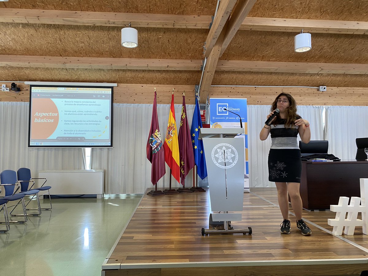 diana_pastoriza's tweet photo. 🔎 Evaluación formativa, competencial, modelo #SAMR y muchas ❓ interesantes con @sonipower en #EOIdiomas 

Cc/ @CPRRegionMurcia https://t.co/4olSVrH7iT