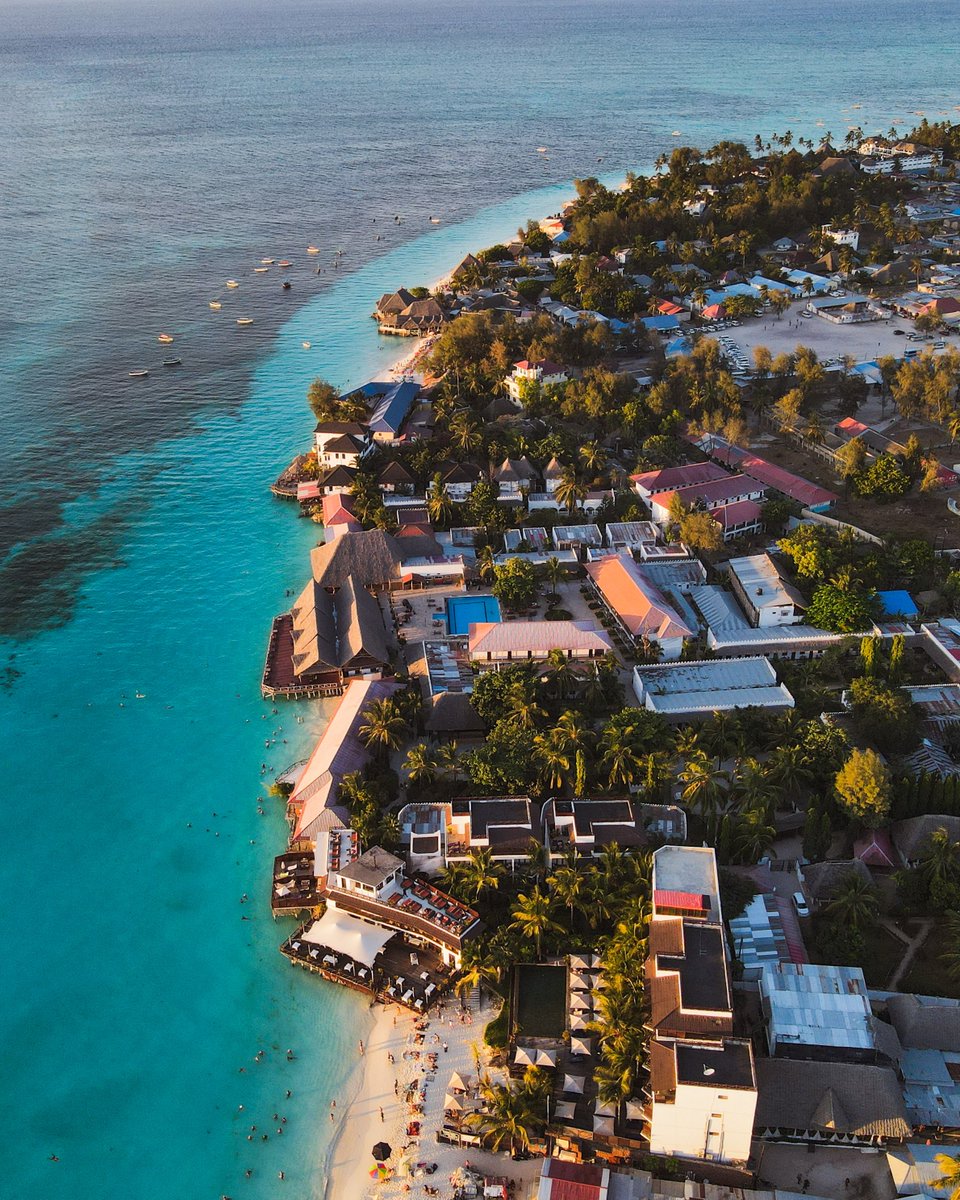 MonaTheExplorer's tweet photo. Zanzibar, Tanzania 

From Stone Town's winding, narrow streets,
To beaches with powder-soft white sands,
Zanzibar is a dreamer's retreat,
A place where magic meets the land.😍🌏🏝

#Zanzibar #Tanzania  #Africa #BeautifulPlaces #IndianOcean #BeachLife #IslandVibes #ParadiseFound https://t.co/NLiPVQ2nKG