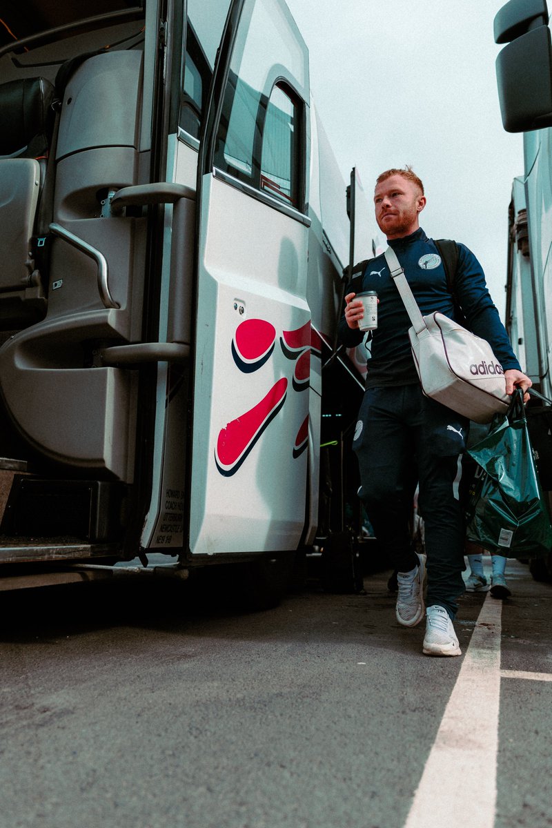 GatesheadFC's tweet photo. The road to Aldershot starts here! ☕️👋

🤝 @DawsonSanderson

#WorClub ⚪️⚫️ https://t.co/NieNvUCfIZ