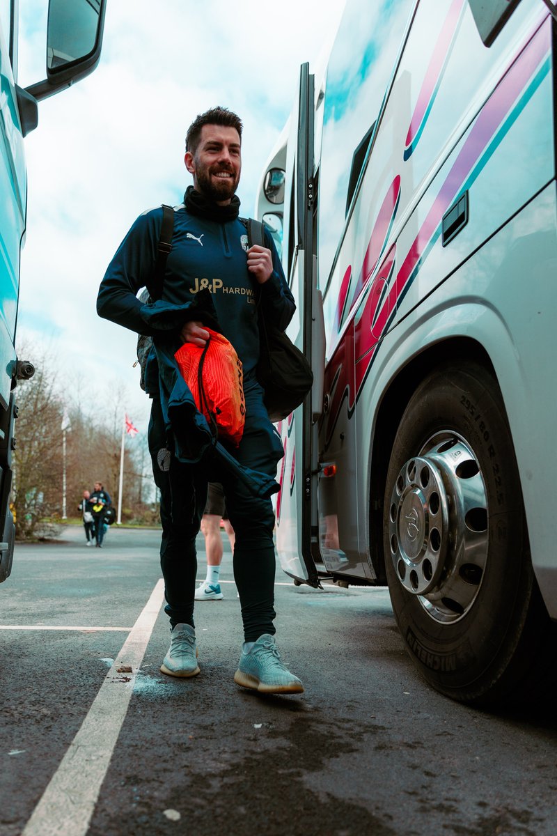 GatesheadFC's tweet photo. The road to Aldershot starts here! ☕️👋

🤝 @DawsonSanderson

#WorClub ⚪️⚫️ https://t.co/NieNvUCfIZ